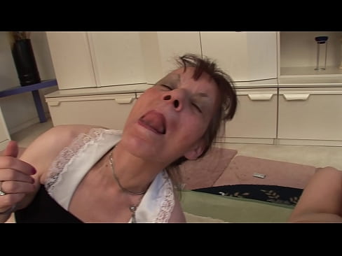 ❤️ Две баби и еден дедо имаат тројка ❤️ Домашно порно на порно mk.milfnut-net.ru ﹏